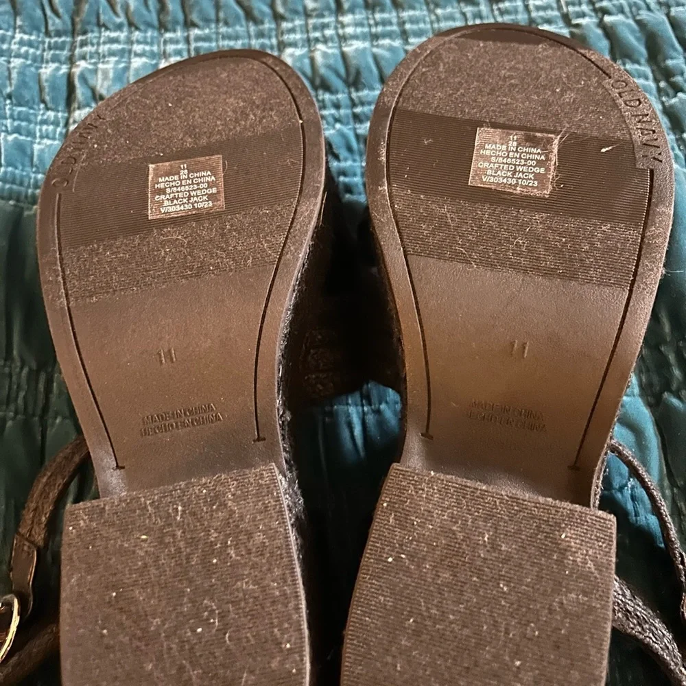 Old Navy Black Sandals - Picture 5 of 6